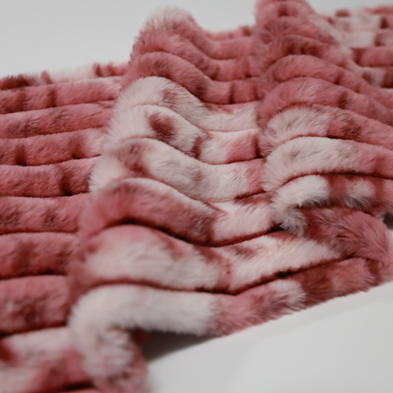 Comprehensive Analysis: The Merits and Limitations of Faux Rabbit Fur in the Market