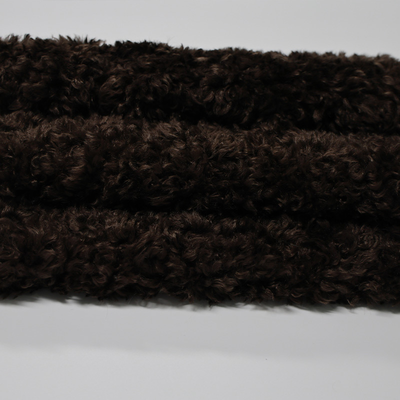 Industry Challenges: Addressing the Limitations of Curled Velvet in Fashion Design