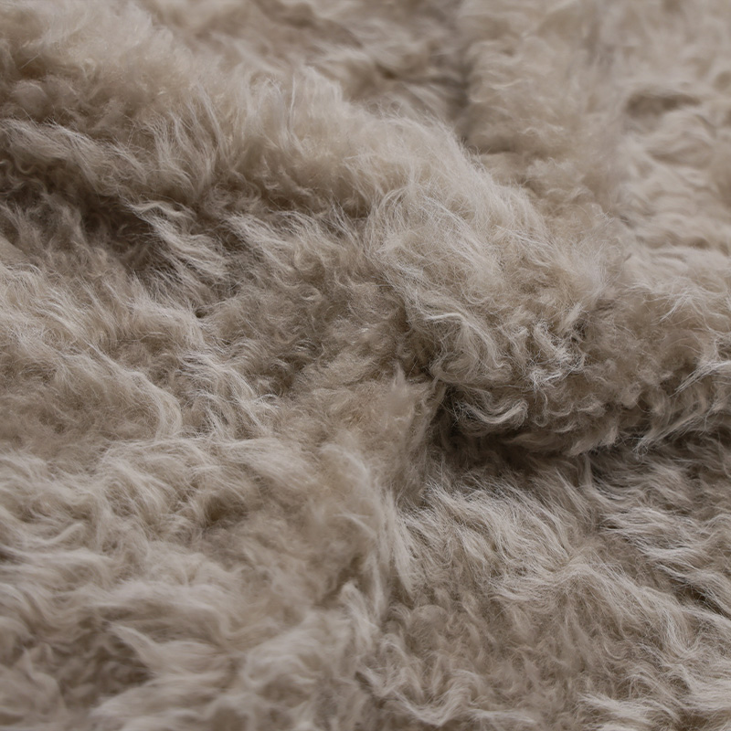 Market Trends: Highlighting the Advantages of Imitation Lamb Fur in Fashion and Textiles