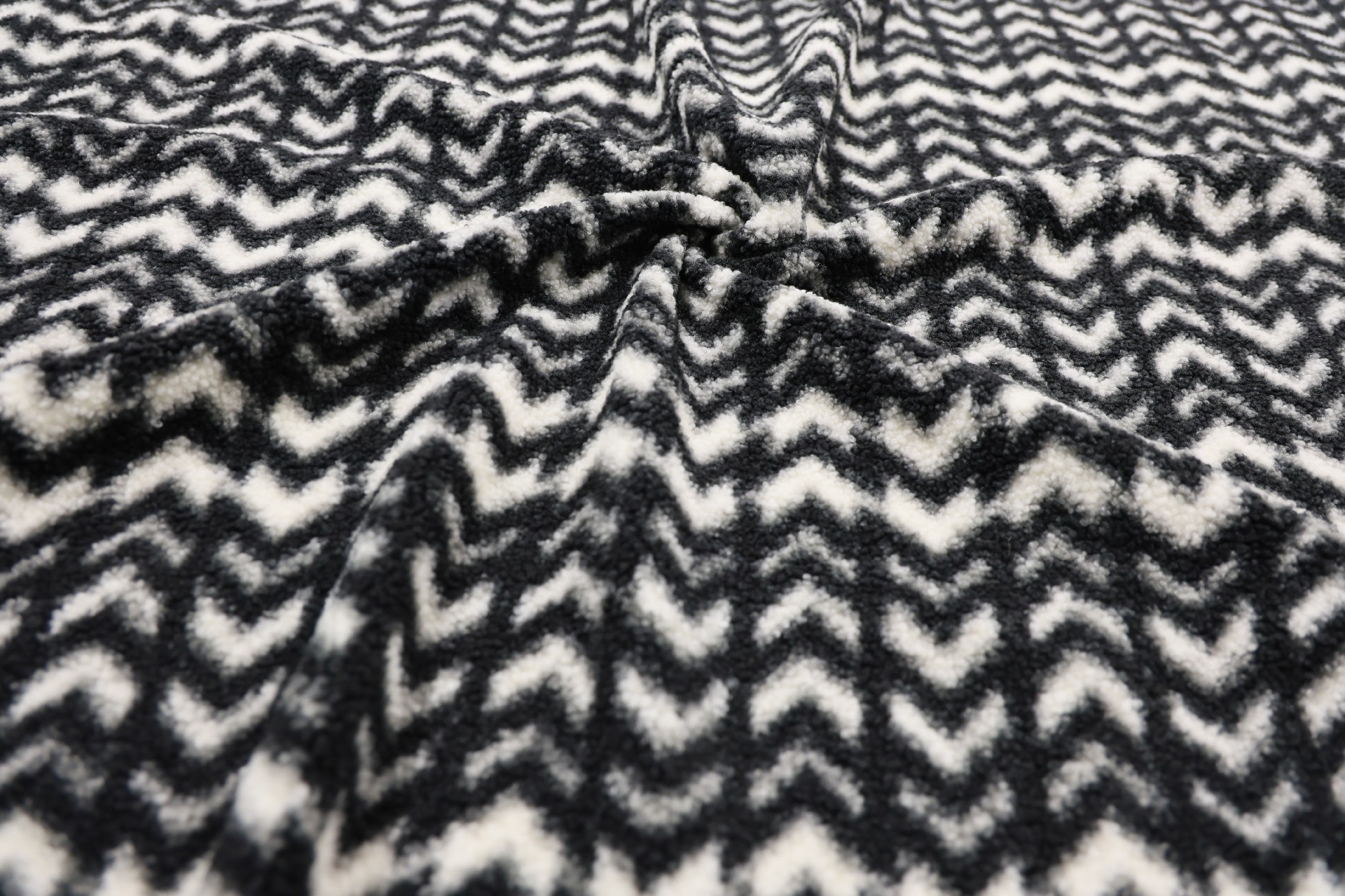 faux fur wavy grain velvet