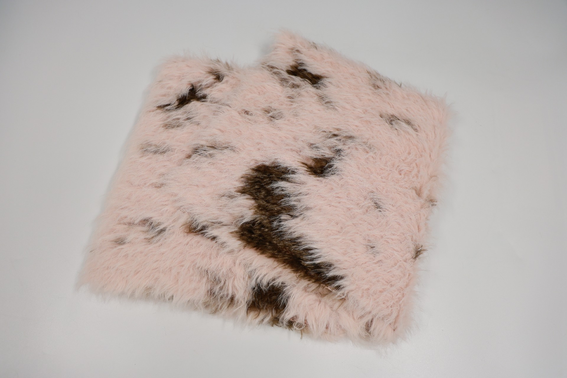 Faux fur Pink and brown curls