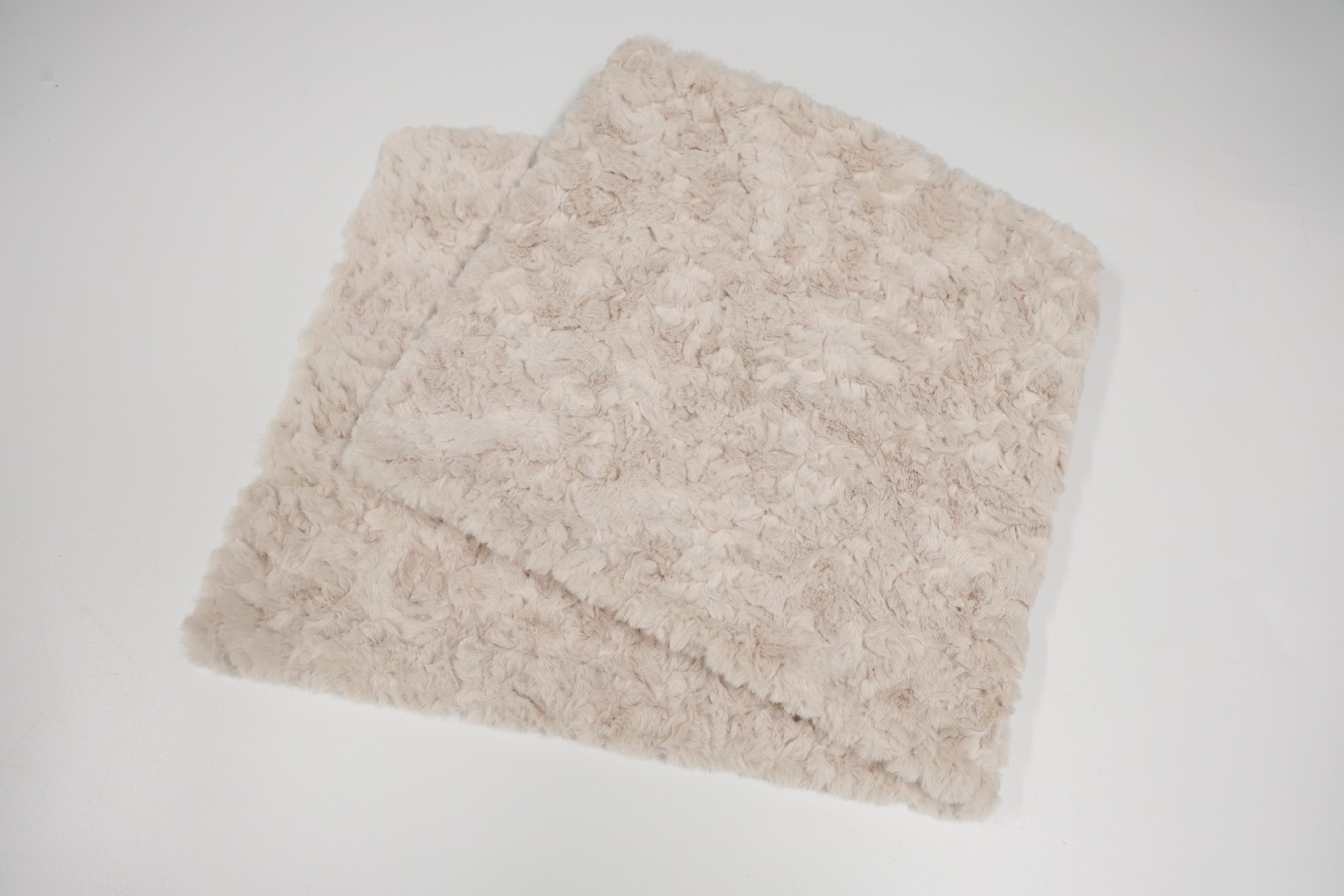 Beige rabbit faux fur