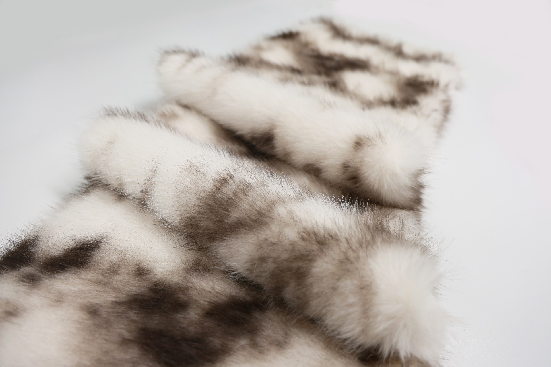 Beige dragon pattern fox faux fur