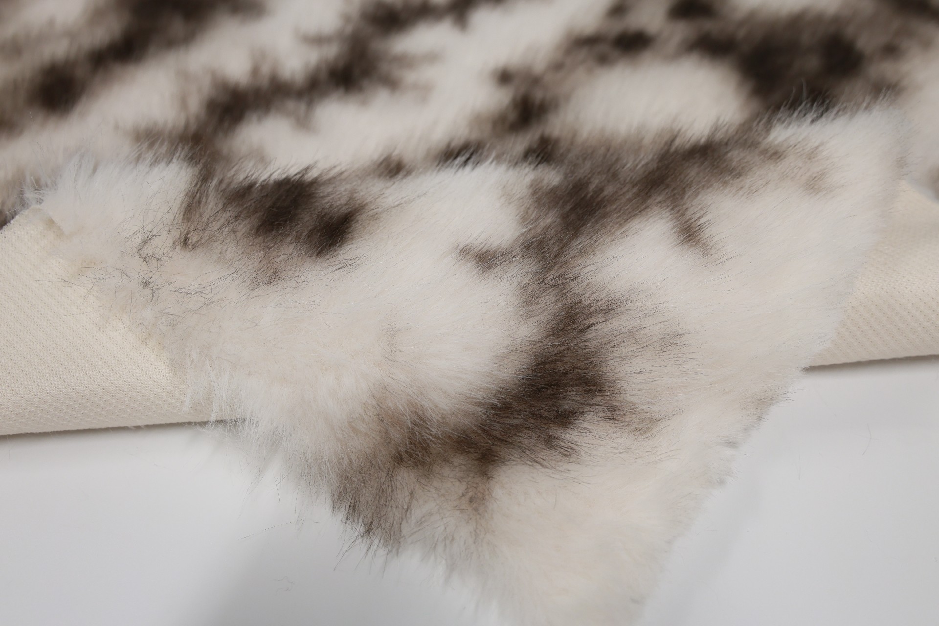Beige dragon pattern fox faux fur