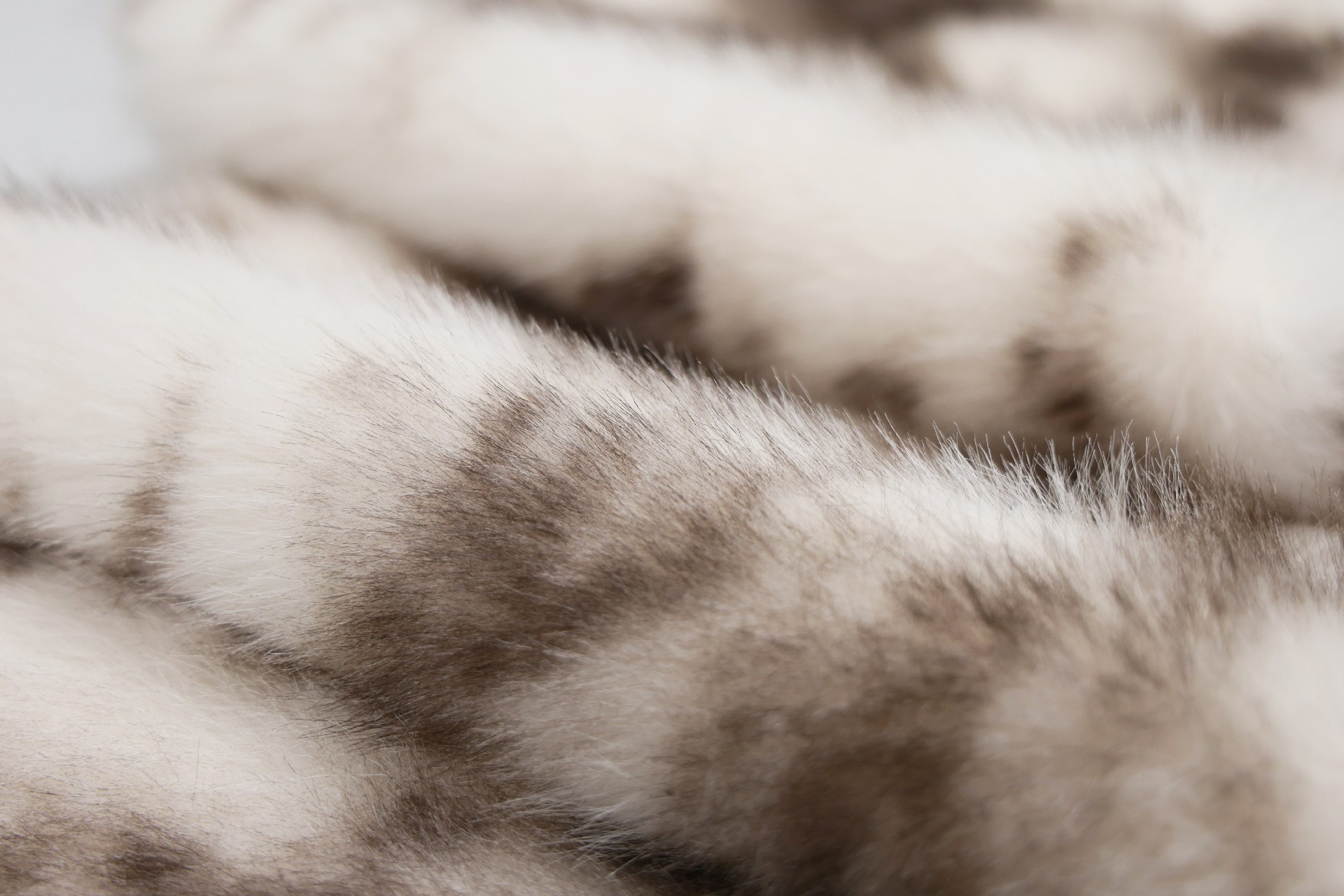 Beige dragon pattern fox faux fur