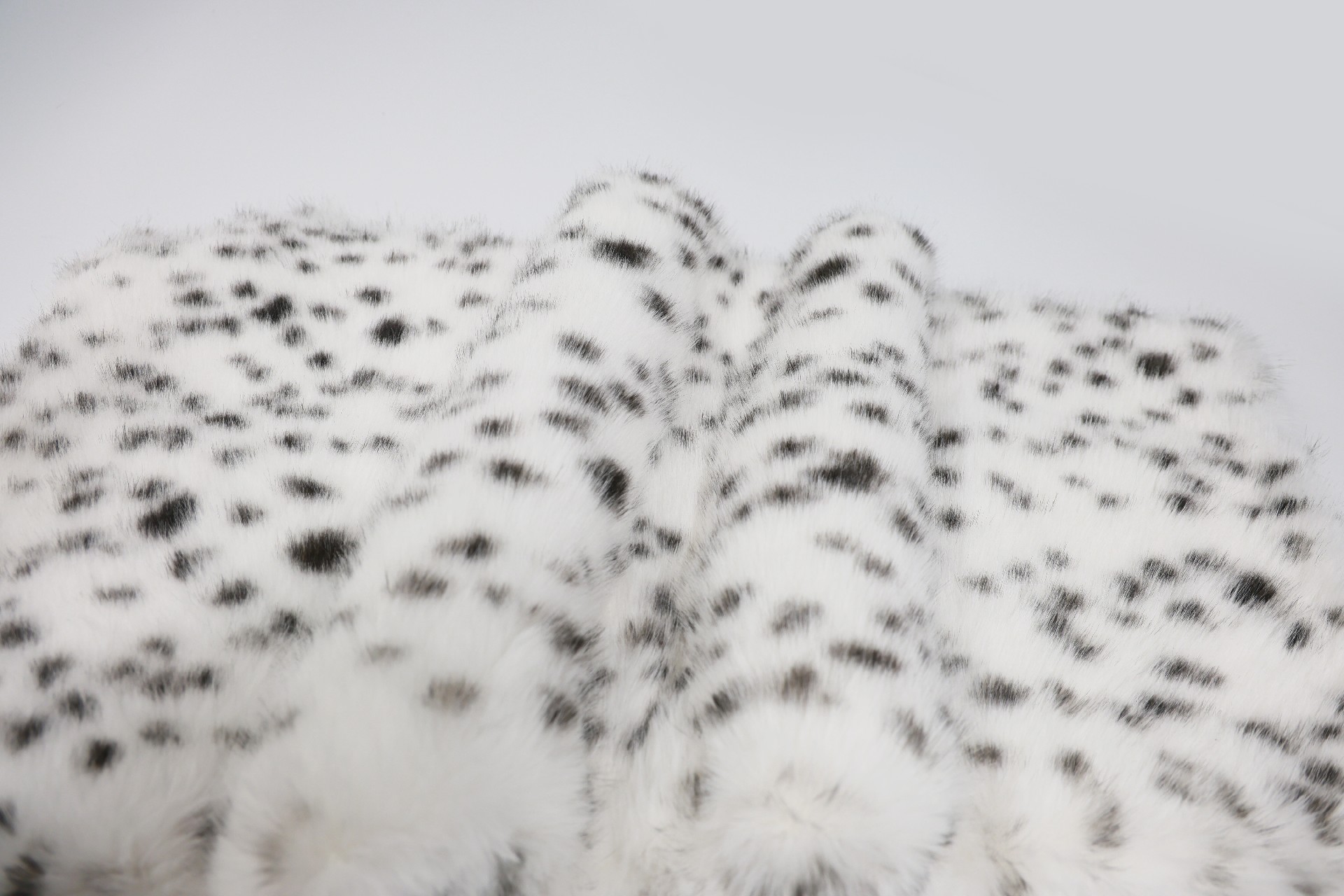 Beige and brown leopard dot toka