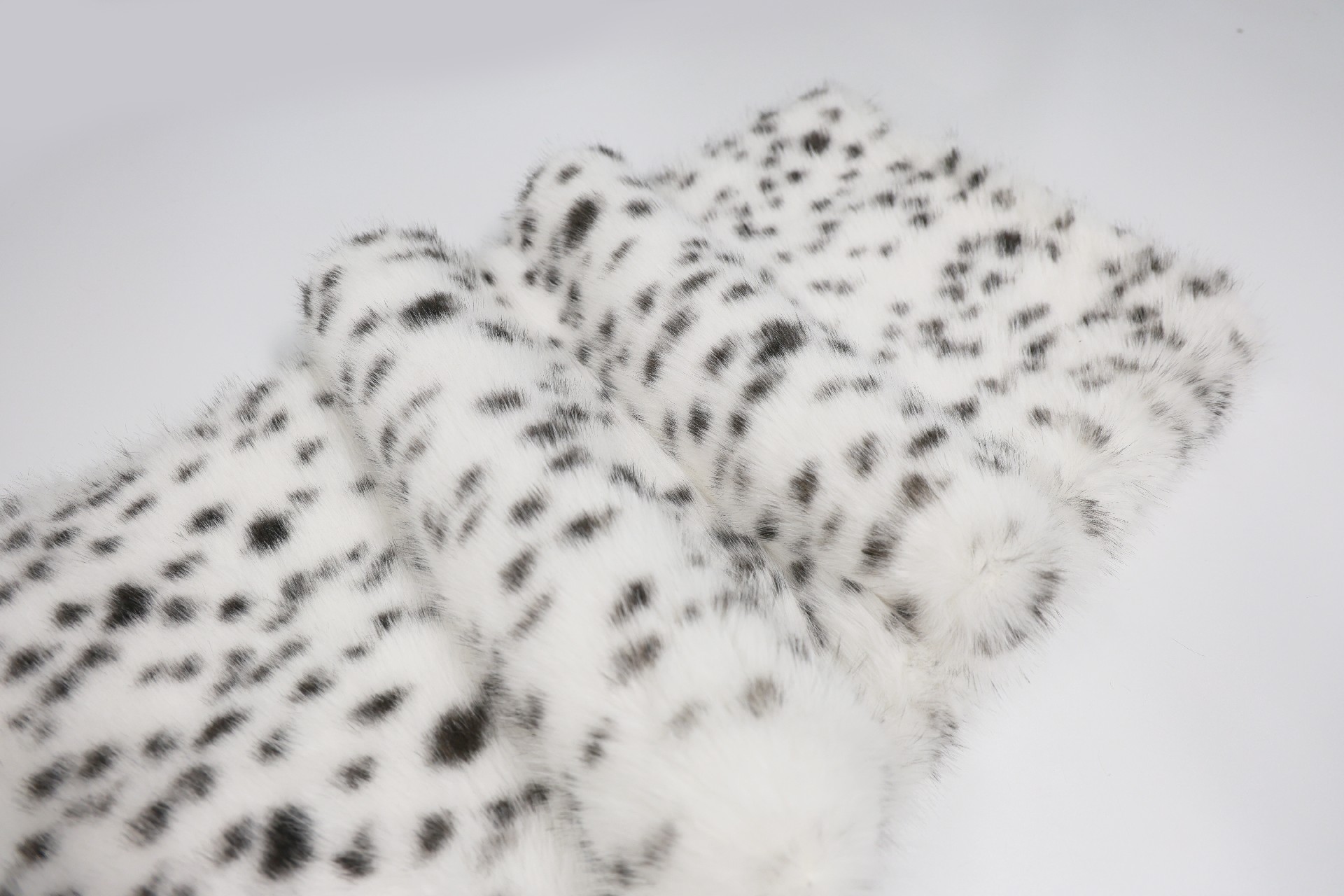 Beige and brown leopard dot toka