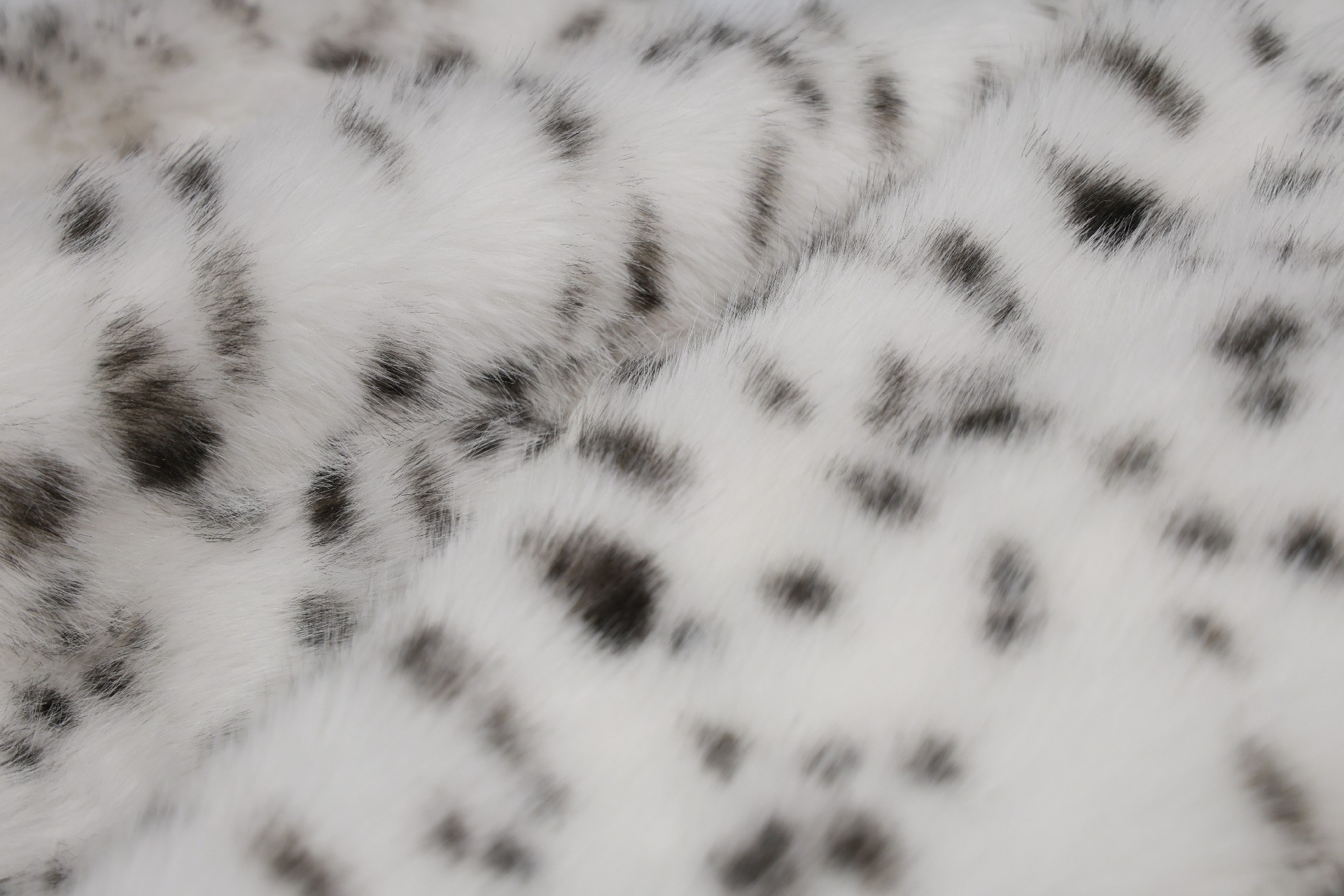 Beige and brown leopard dot toka