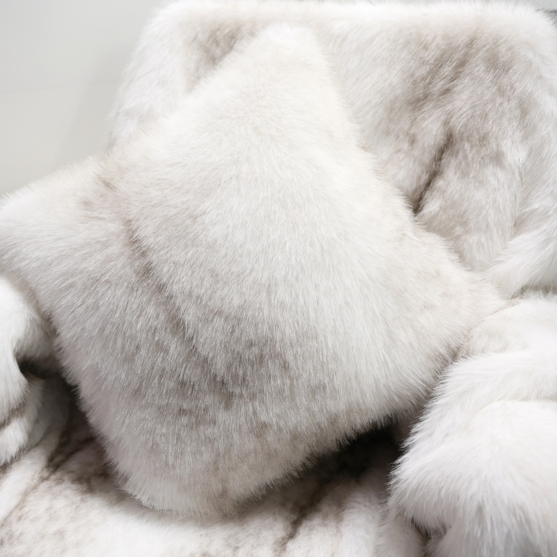 Premium Faux Fur Throw Blanket Manufacturer | Custom Sizes & Colors