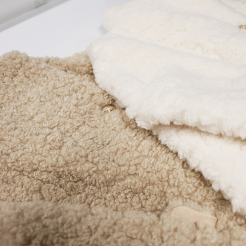 Faux fur or real fur? Faux fur suppliers will help you understand