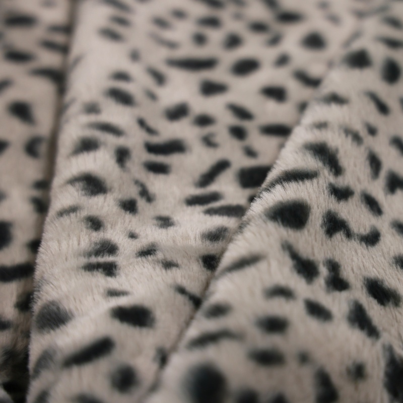 Faux Fur Blankets Manufacturers.jpg