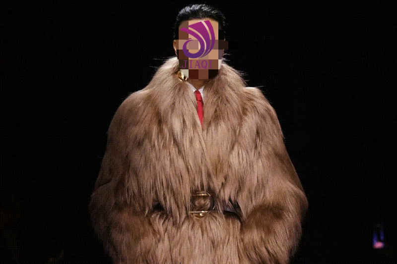faux fur coat.png