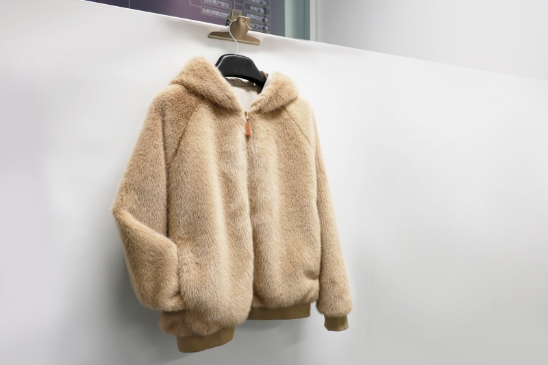 1760493288125516.jpg faux fur.jpg