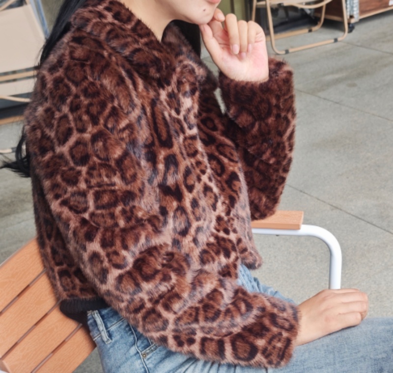 How to Choose a Faux Fur Jacket or Women's Coat: Fabric & Fit Tips