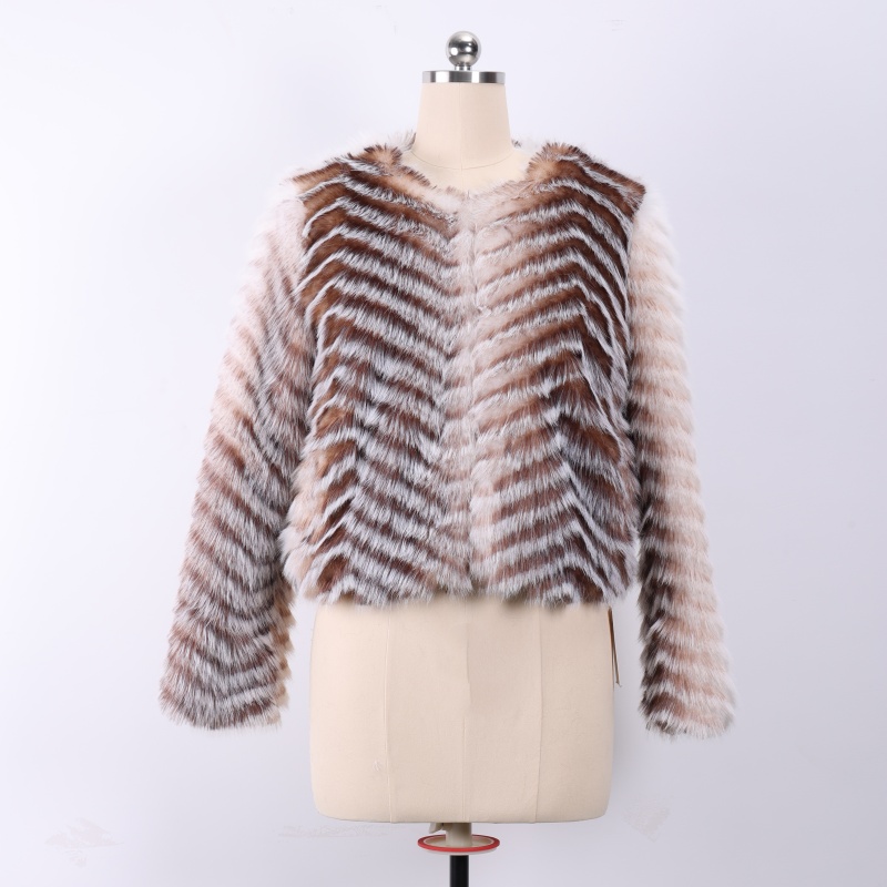 Mid-Length Off-White Coat with Brown W-Pattern - W-Pattern Design Mid-Length Winter Coat
