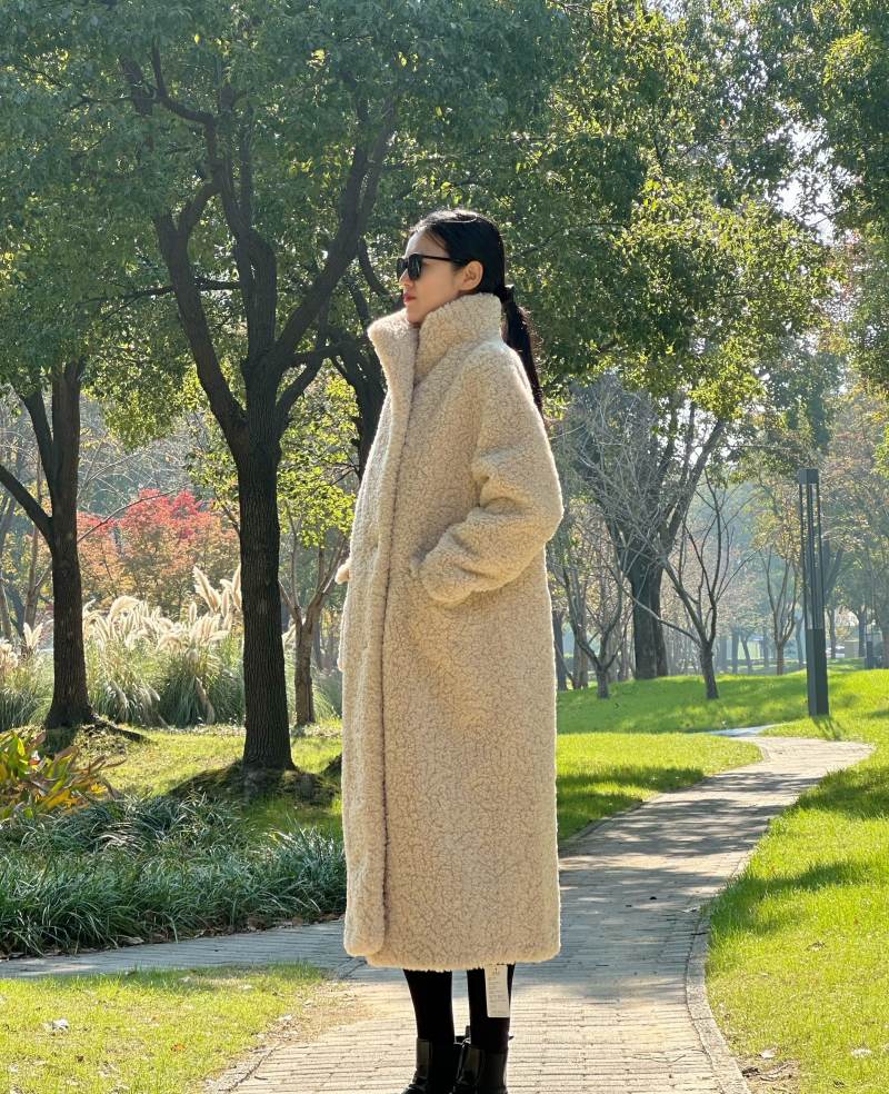 Winter Clothes for Women: Rabbit Fur Coat & Women's Long Fur Coat Guide