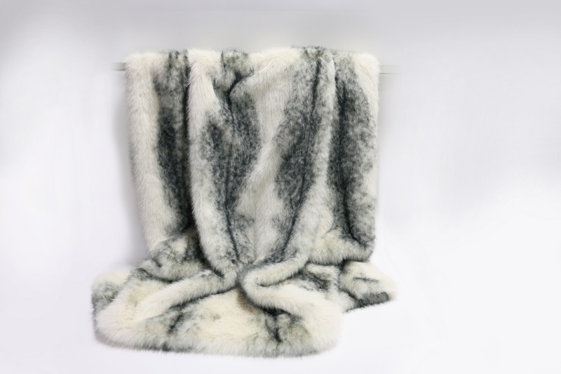 Winter Blankets Guide: Halloween Blankets & Custom Blankets for Cozy Comfort