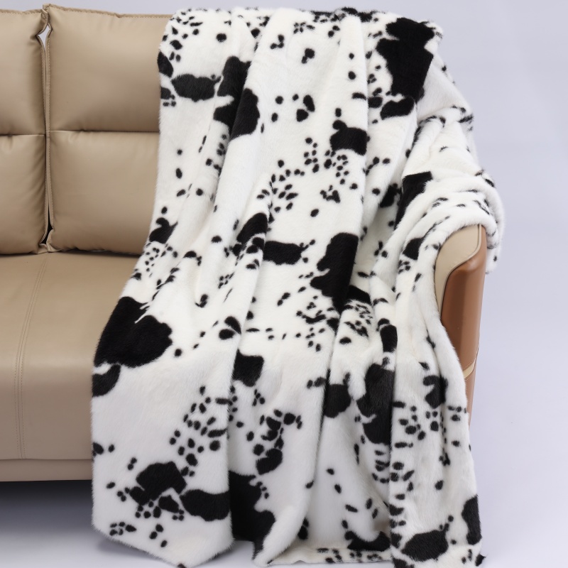Ins-Style Black-and-White Cow Print Faux Fur Throw Blanket — OEKO-TEX Certified, Direct from Manufacturer