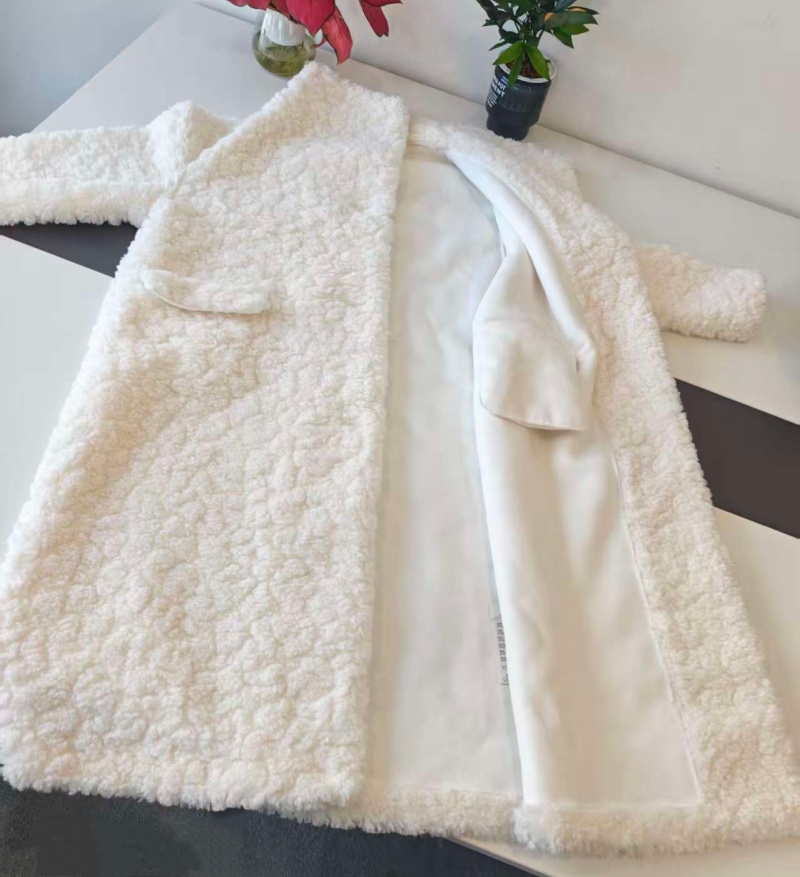 Choose Your Winter Coat: Rabbit Fur Style vs. Men's Fur Coat