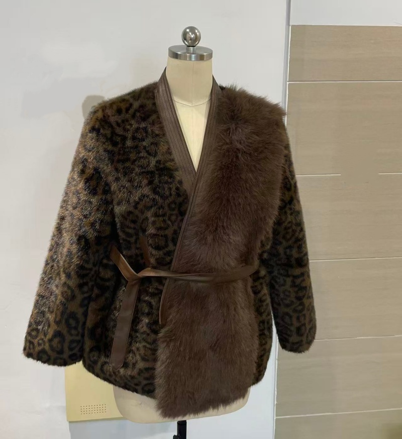 how do i choose the right size for a women's faux fur coat?
