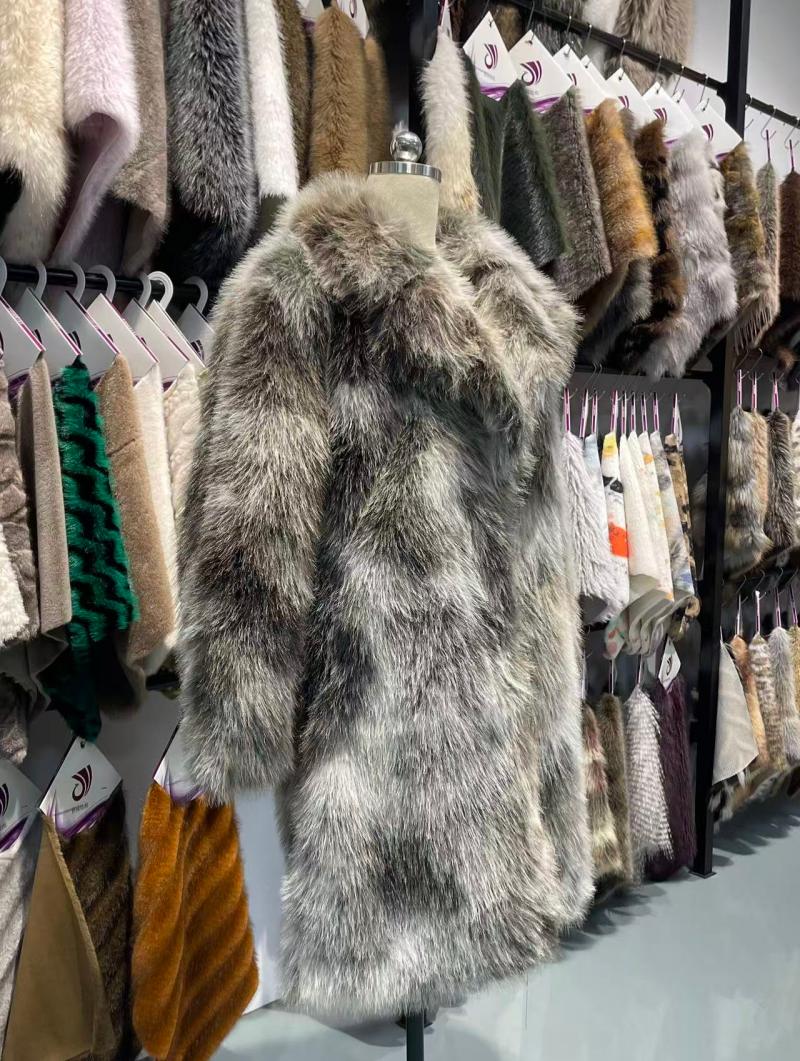 faux fur apparel supplier.jpg