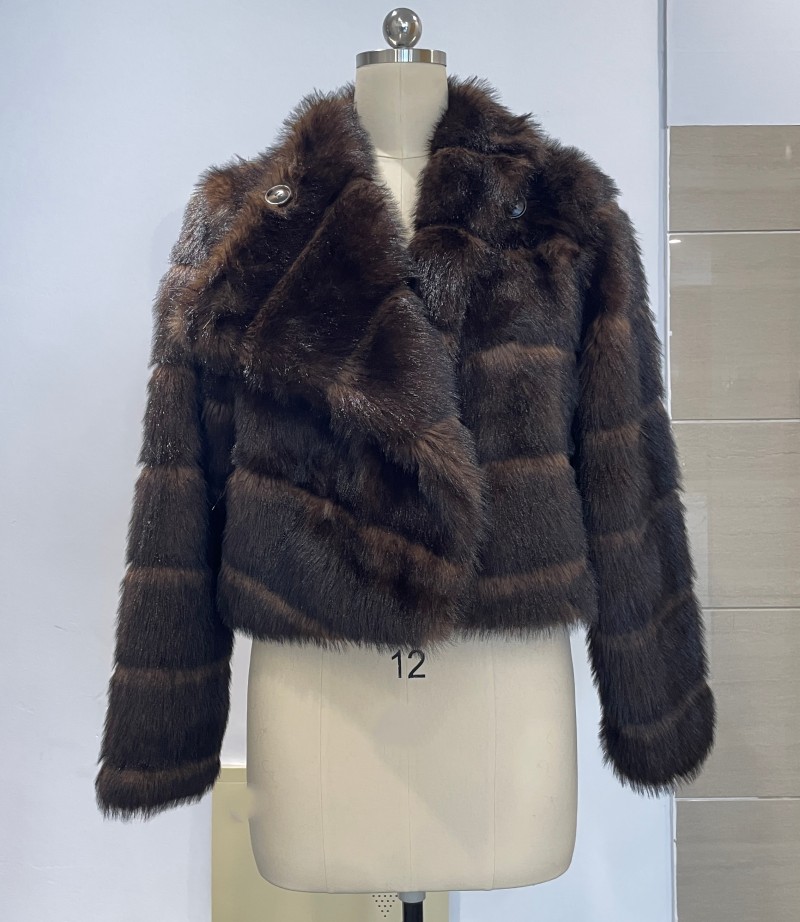 short fox fur coat.jpg